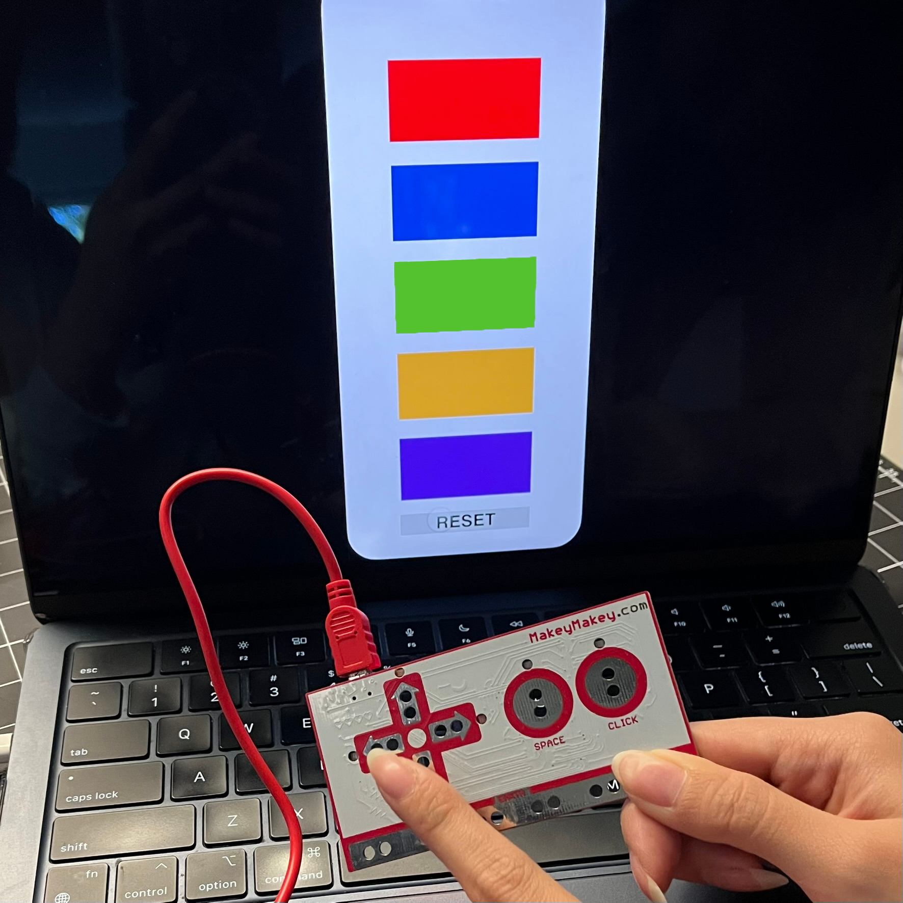 Activation of all colour keys through MakeyMakey.